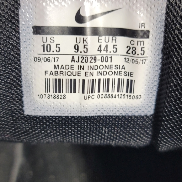 Nike Air Max Plus TN Triple Black Men’s Sz 10.5 Sneakers AJ2029-001 SB7 - Picture 10 of 10